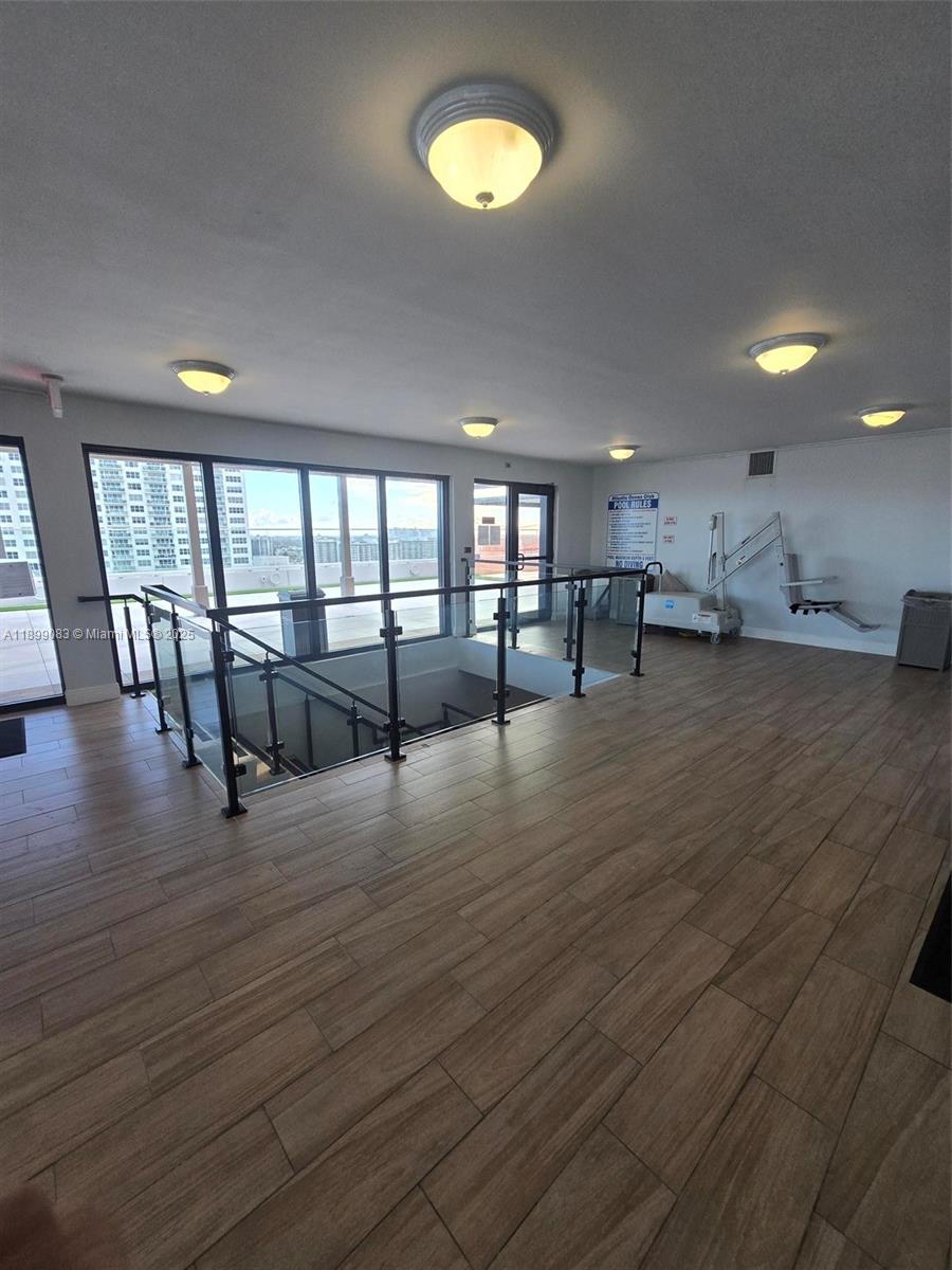 OCEAN CLUB CONDO - Residential Lease