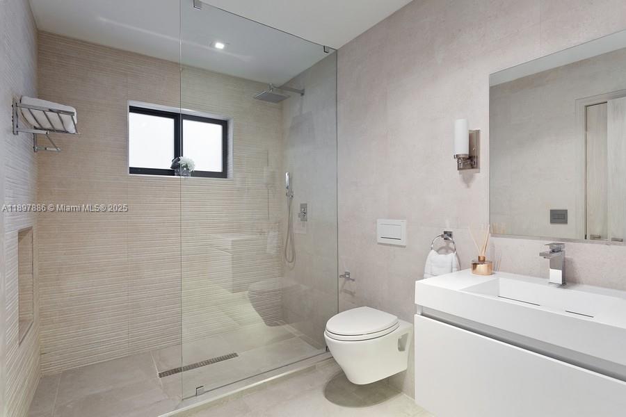 BISCAYNE POINT - Residential Lease