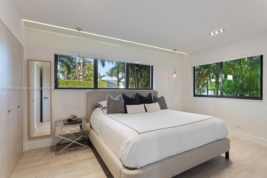 BISCAYNE POINT - Residential Lease