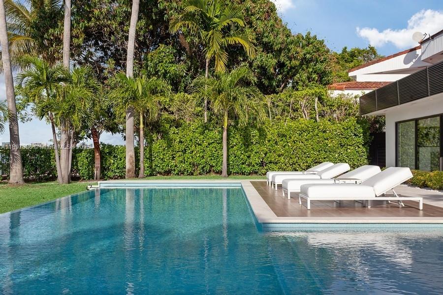 BISCAYNE POINT - Residential Lease