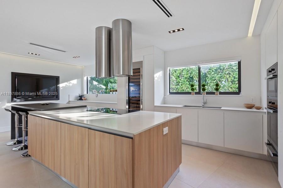 BISCAYNE POINT - Residential Lease