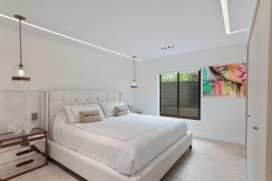 BISCAYNE POINT - Residential Lease