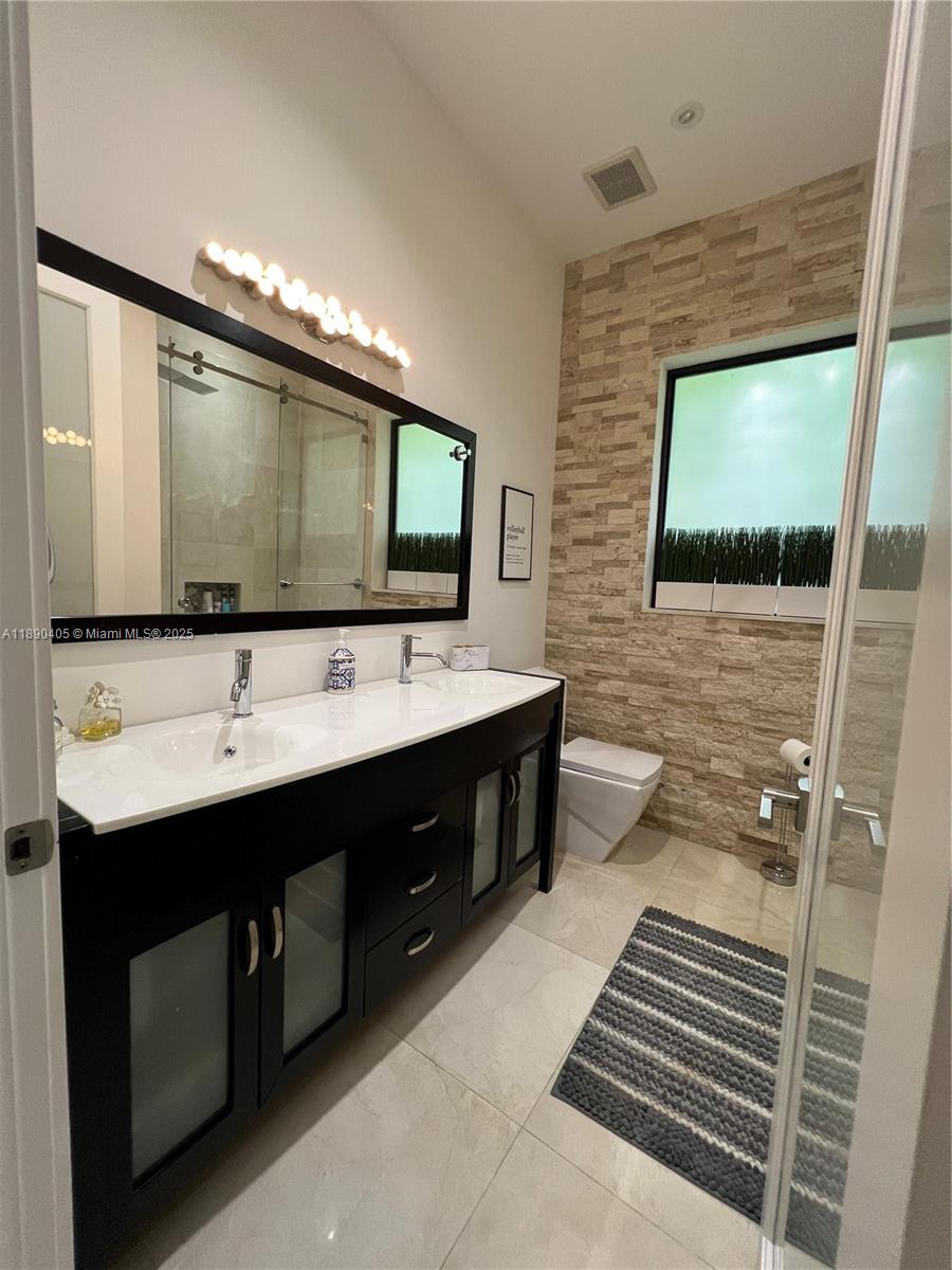STONERIDGE LAKE ESTATES P - Residential