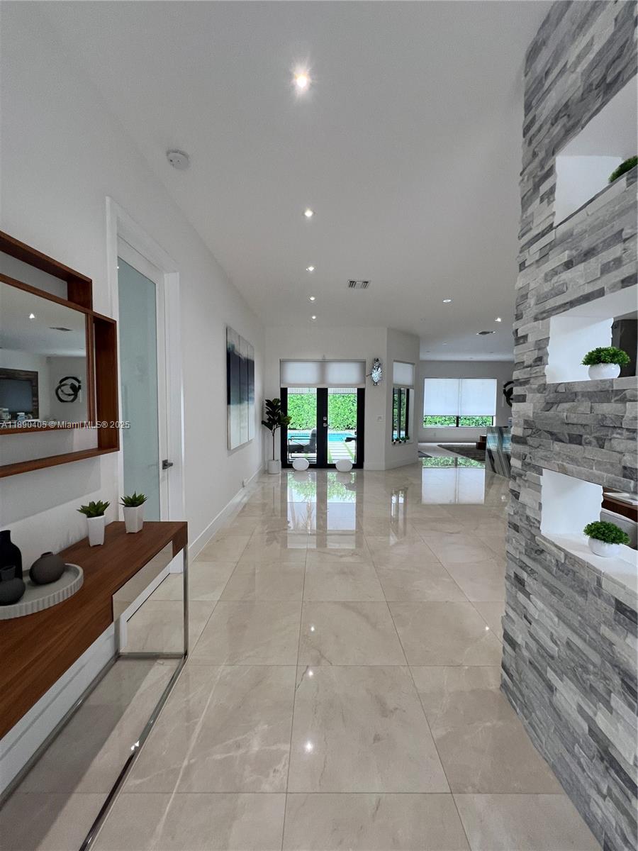 STONERIDGE LAKE ESTATES P - Residential