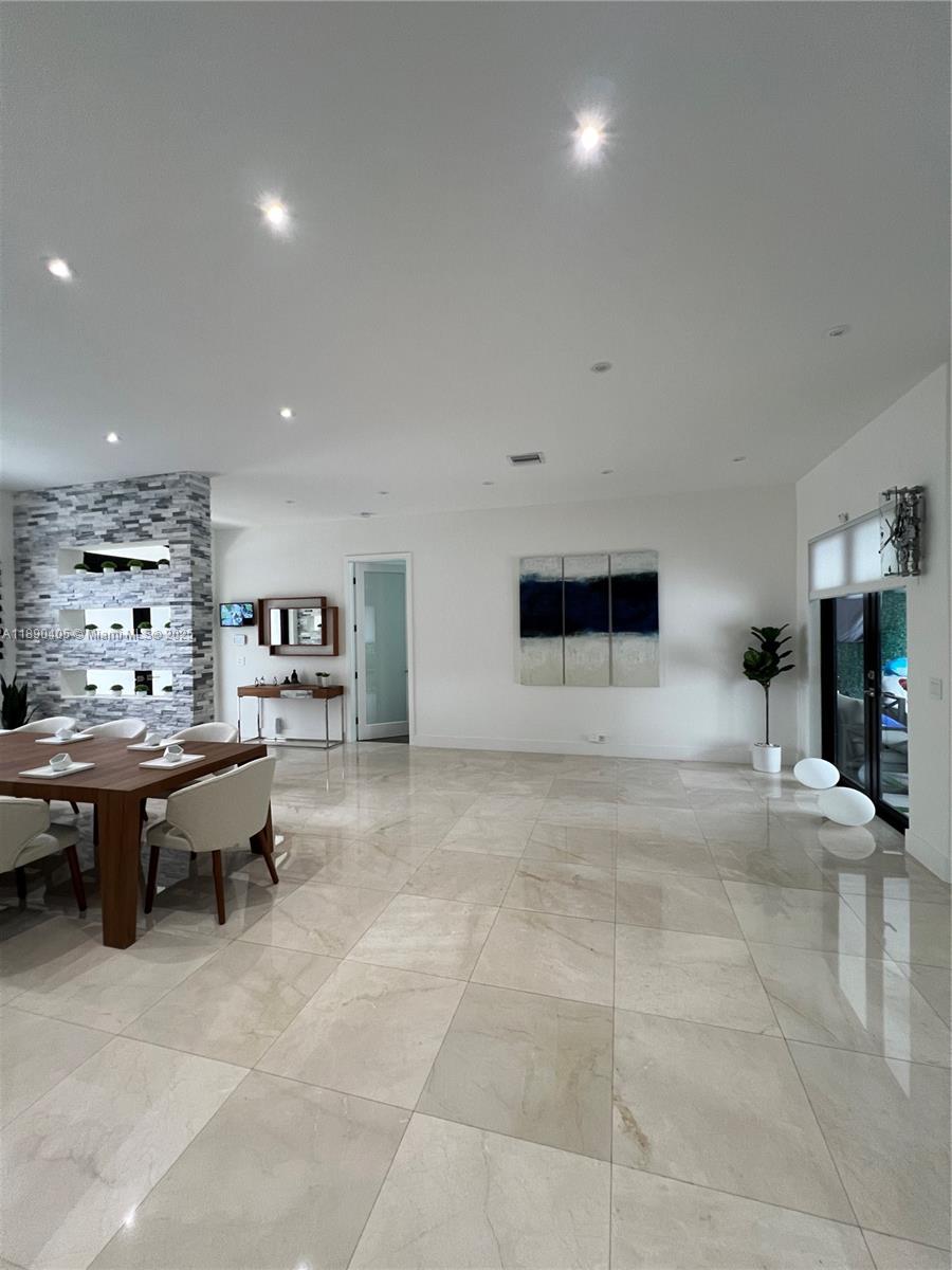 STONERIDGE LAKE ESTATES P - Residential