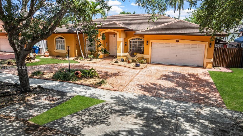 8721 NW 170th Ter, Hialeah, FL, 33018/$770,000 1 8721 NW 170th Ter
