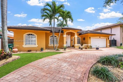 8721 NW 170th Ter Hialeah FL 33018