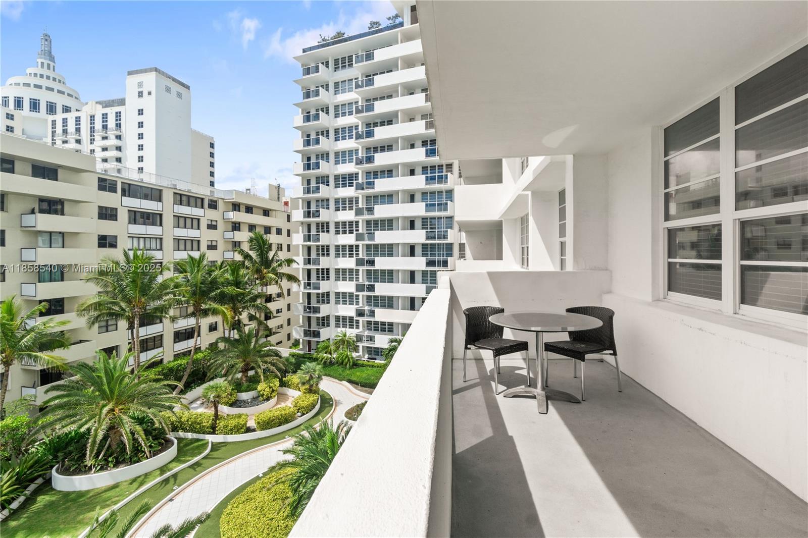 100 Lincoln Rd 734