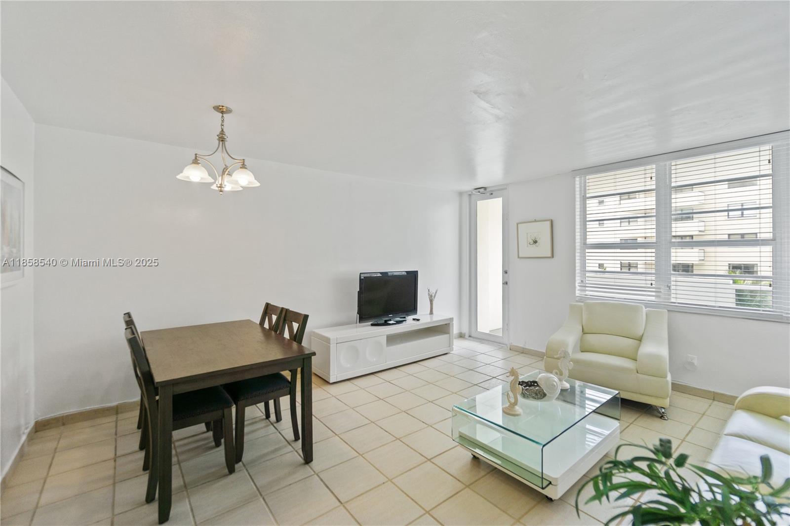 100 Lincoln Rd 734