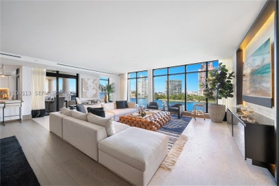 7083 Fisher Island Dr 7083 Miami Beach FL 33109