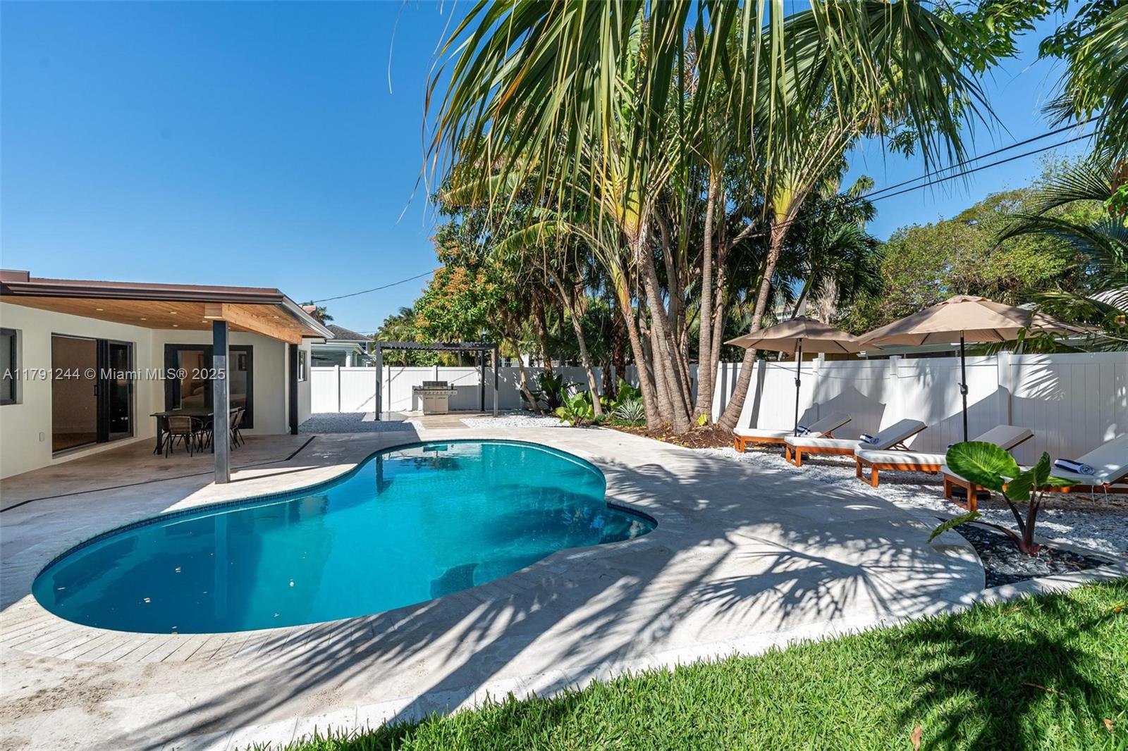 TUNISON PALMS SEC 1 - Residential