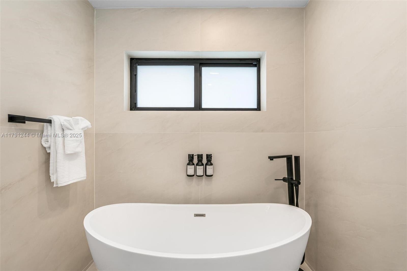 TUNISON PALMS SEC 1 - Residential