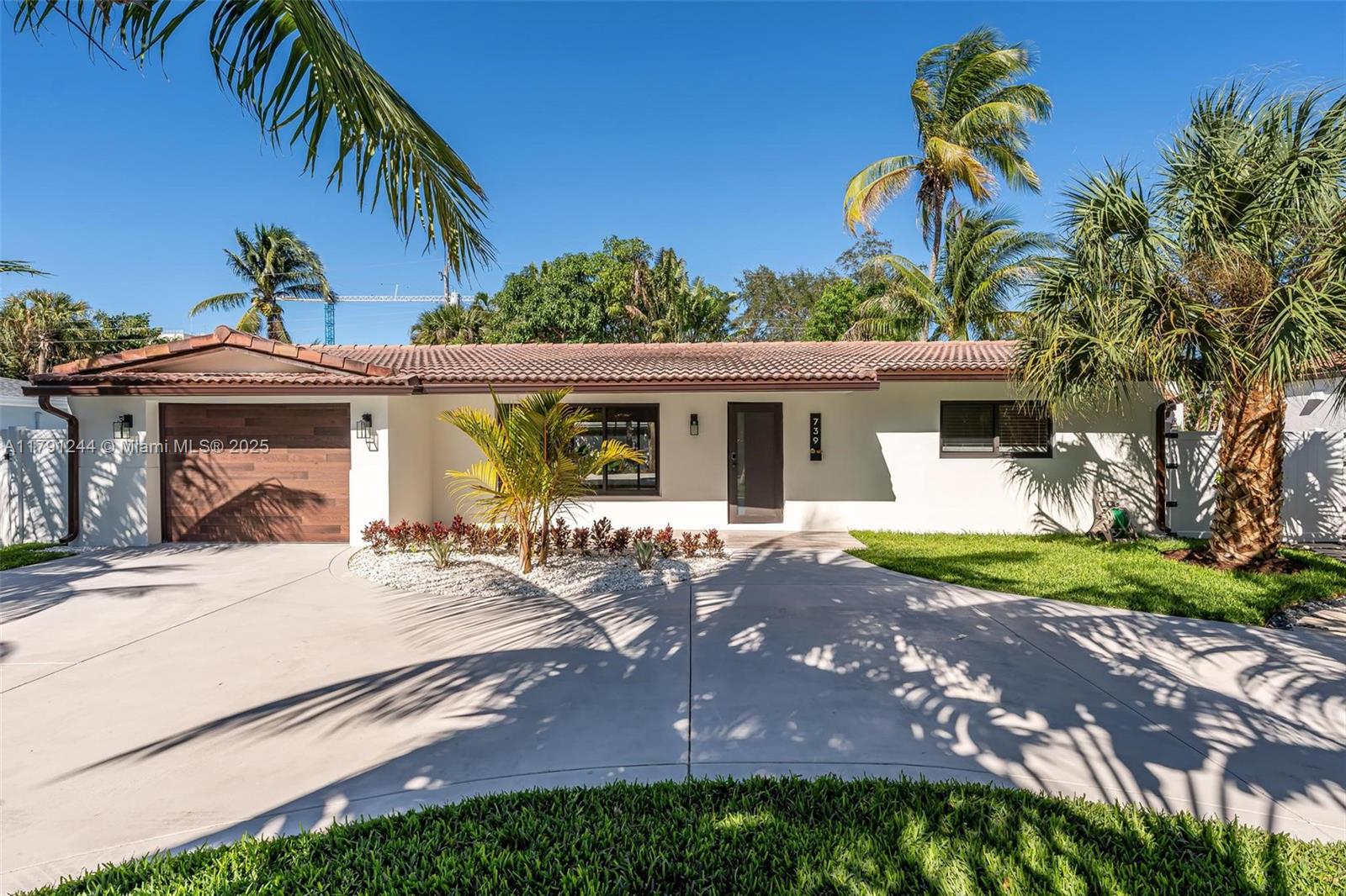 739 NW 7th St