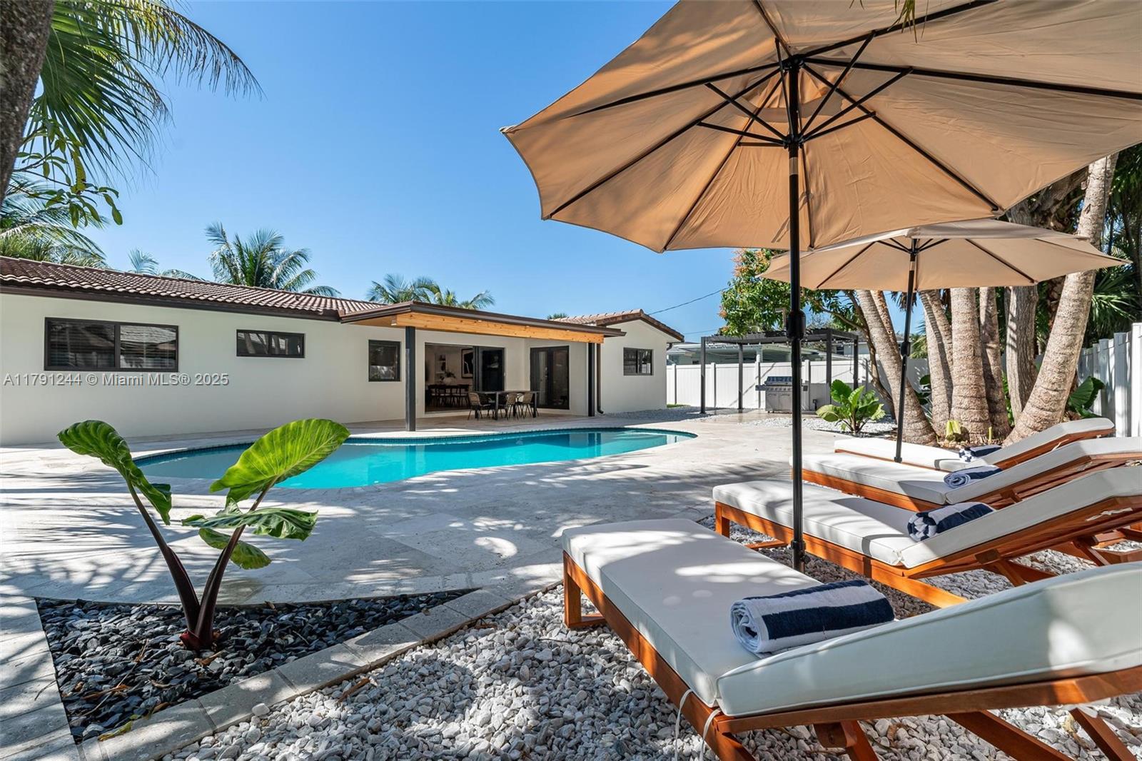TUNISON PALMS SEC 1 - Residential