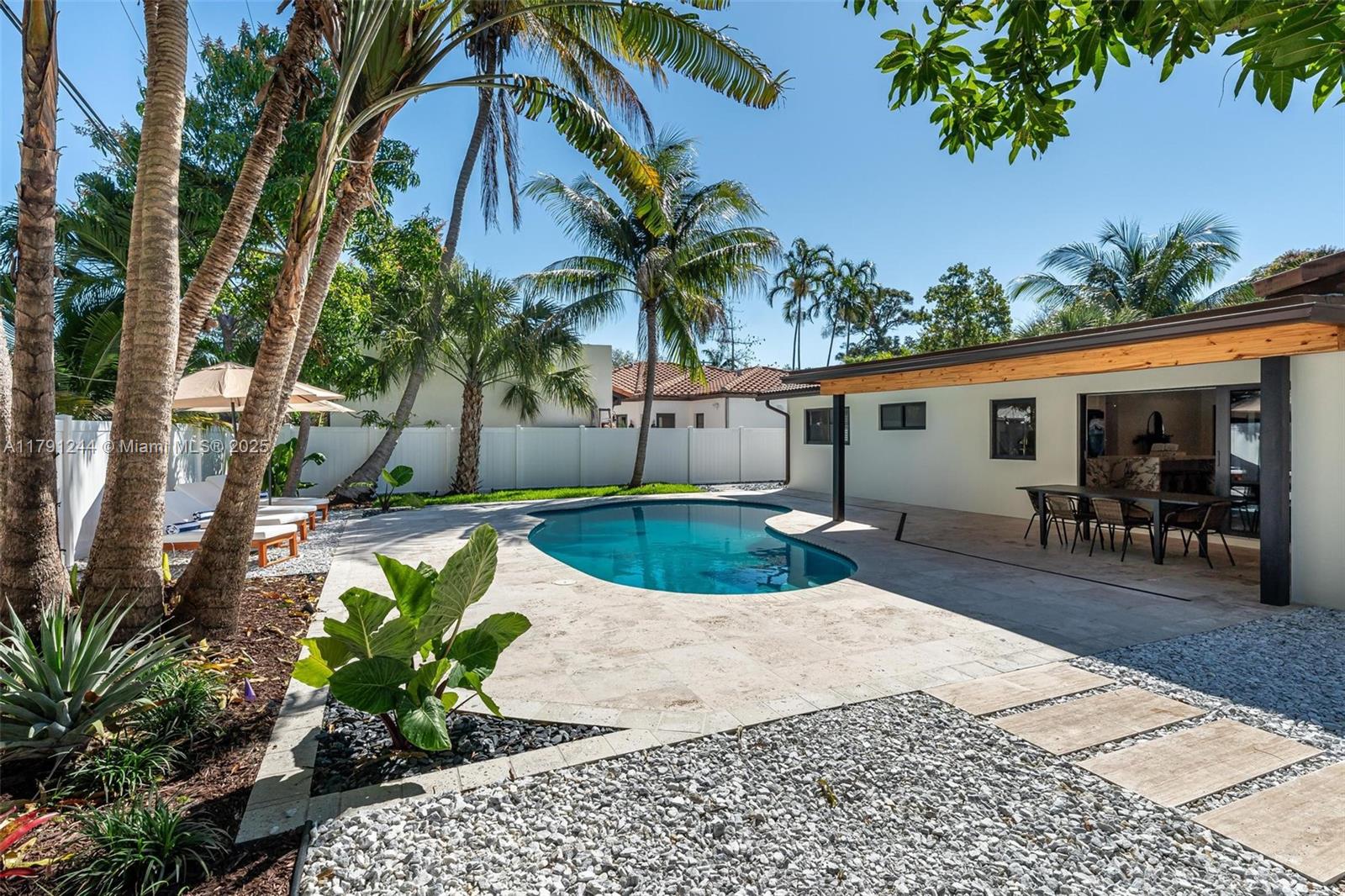 TUNISON PALMS SEC 1 - Residential