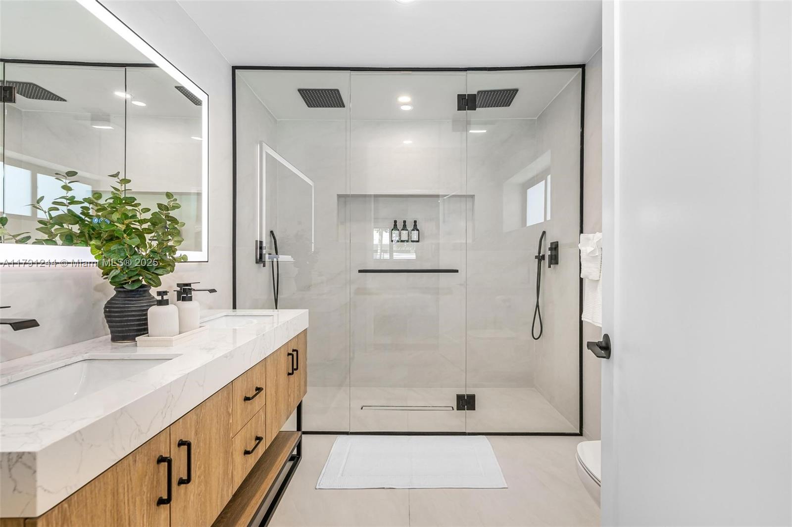 TUNISON PALMS SEC 1 - Residential