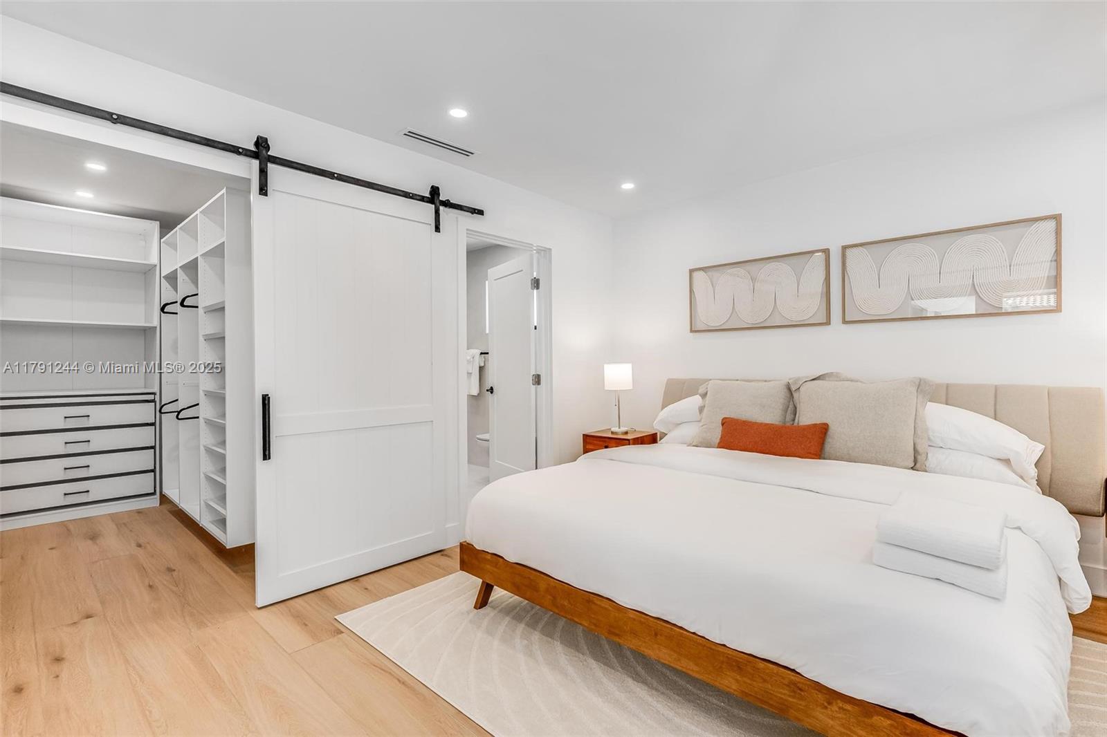 TUNISON PALMS SEC 1 - Residential
