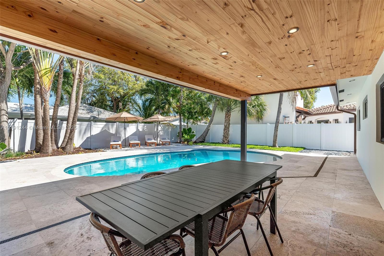 TUNISON PALMS SEC 1 - Residential