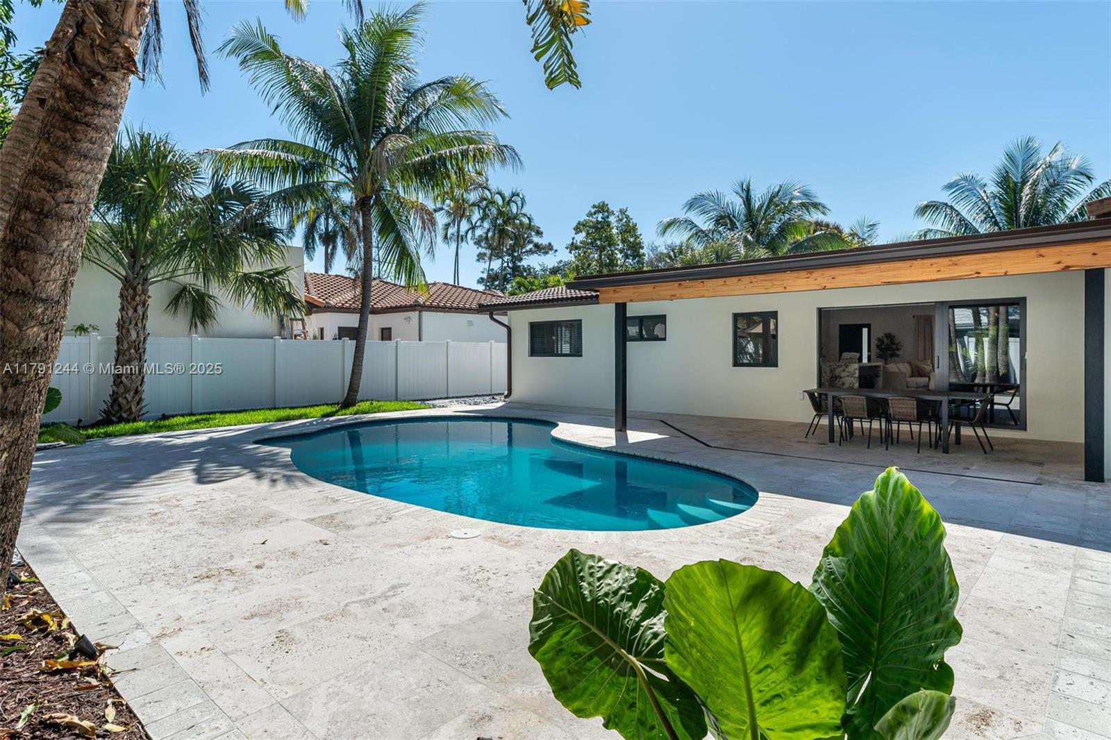 TUNISON PALMS SEC 1 - Residential