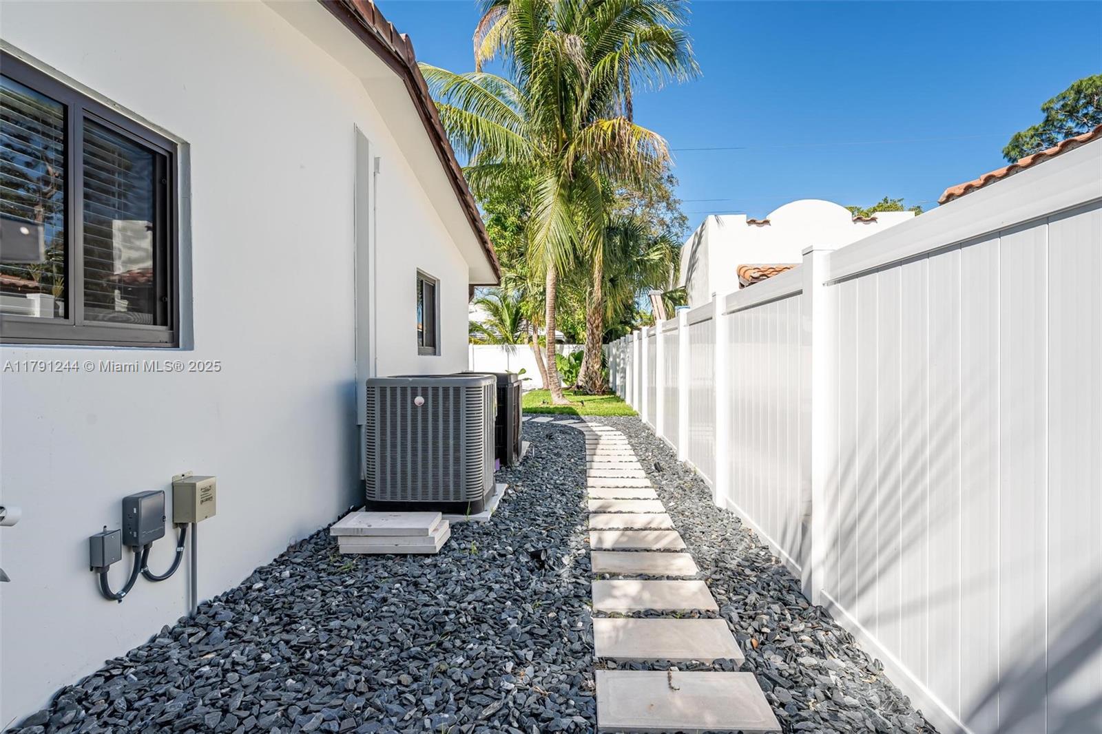 TUNISON PALMS SEC 1 - Residential