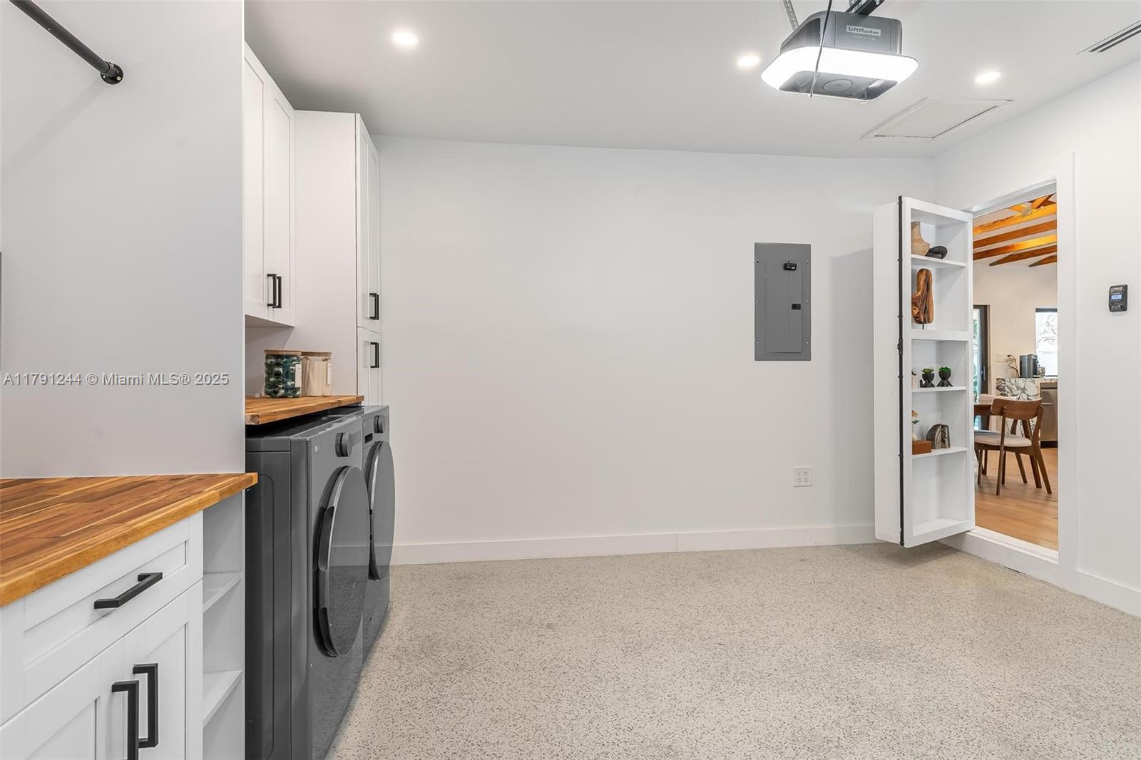 TUNISON PALMS SEC 1 - Residential