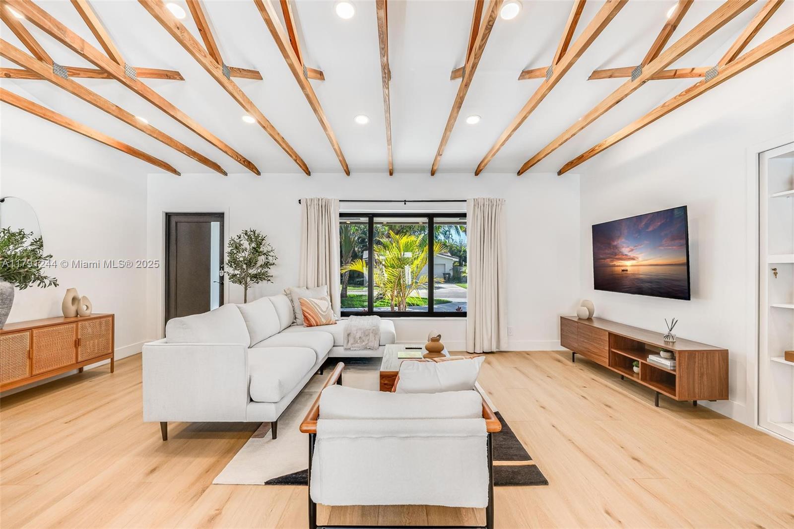 TUNISON PALMS SEC 1 - Residential