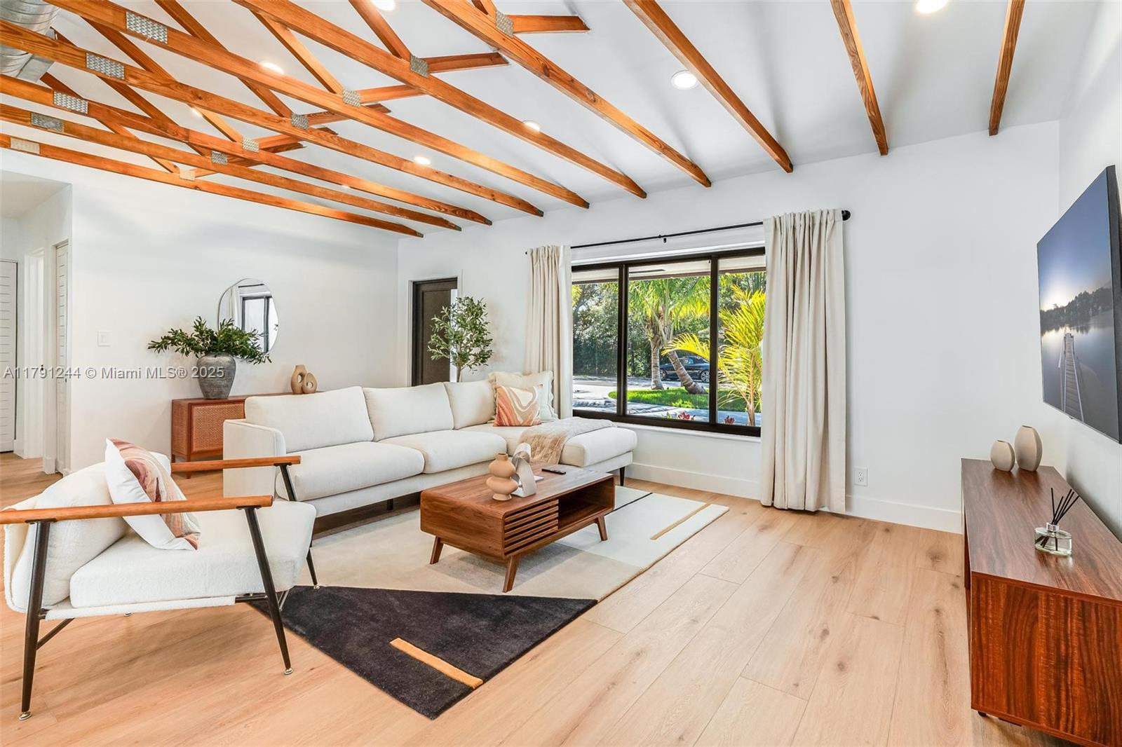 TUNISON PALMS SEC 1 - Residential