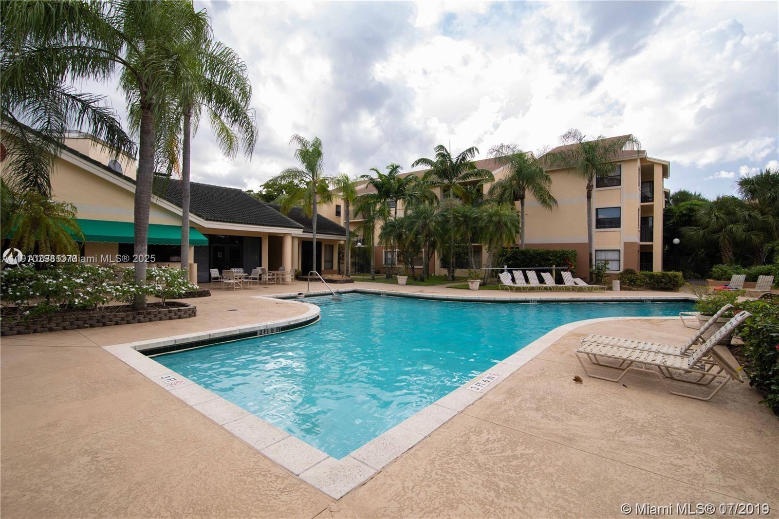 SUMMERBREEZE CONDO - Residential