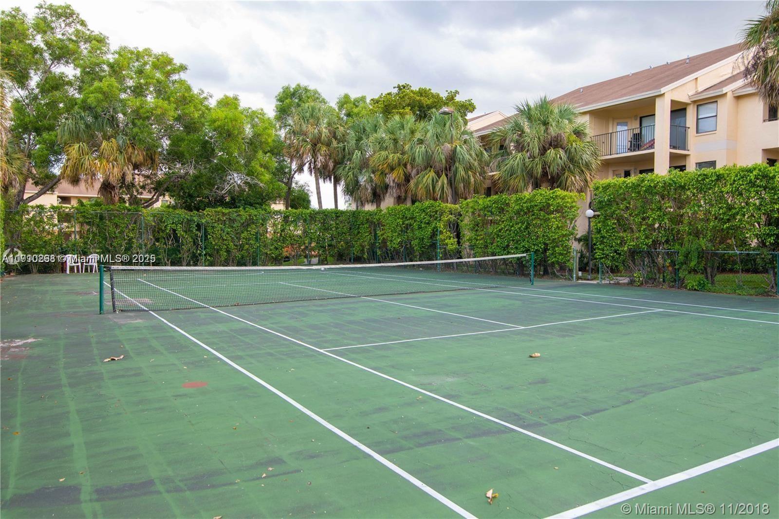 SUMMERBREEZE CONDO - Residential