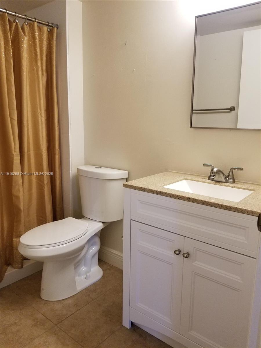 SUMMERBREEZE CONDO - Residential