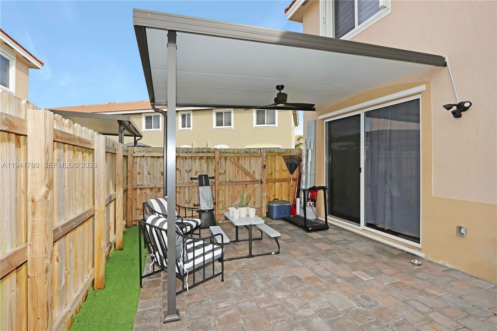 TOWNS AT SEASCAPE - Residential