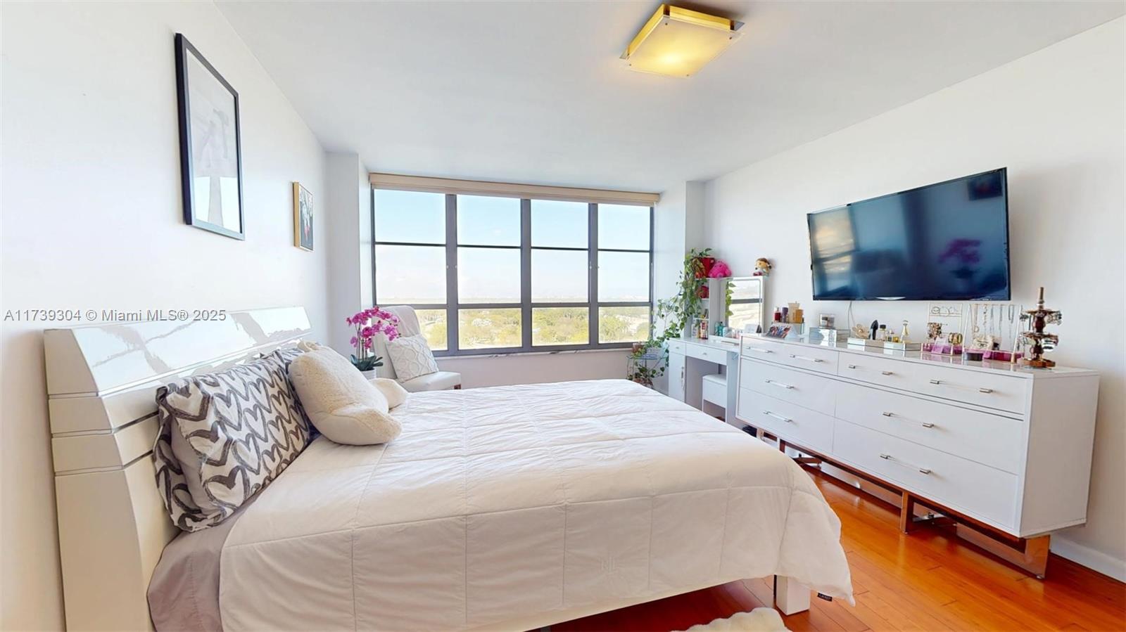 OLYMPUS CONDO PHASE - Residential