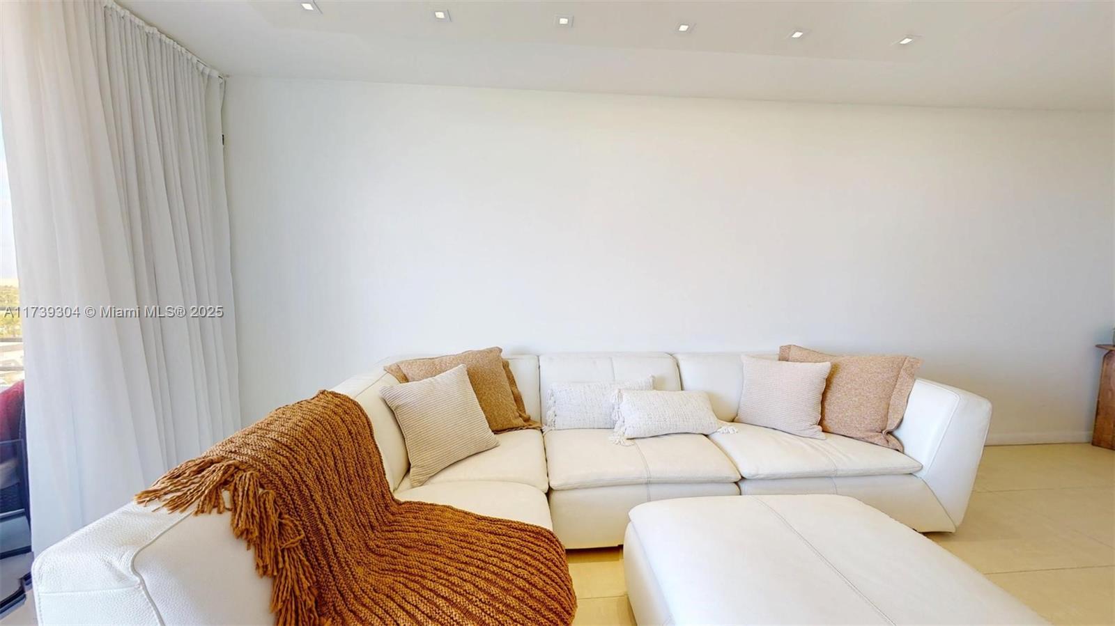 OLYMPUS CONDO PHASE - Residential