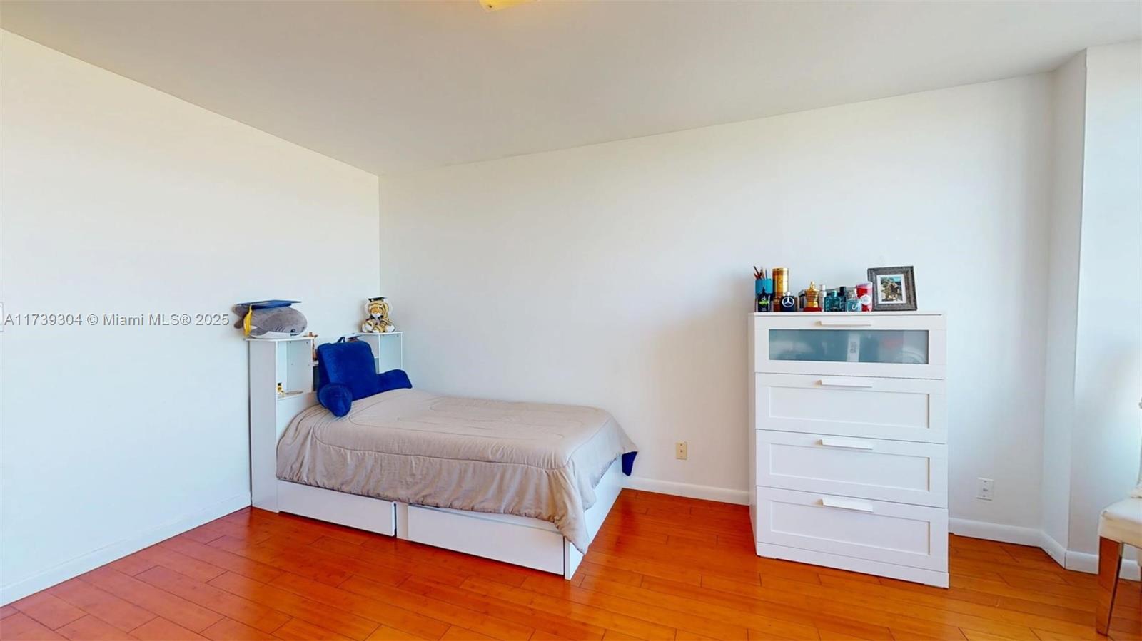 OLYMPUS CONDO PHASE - Residential