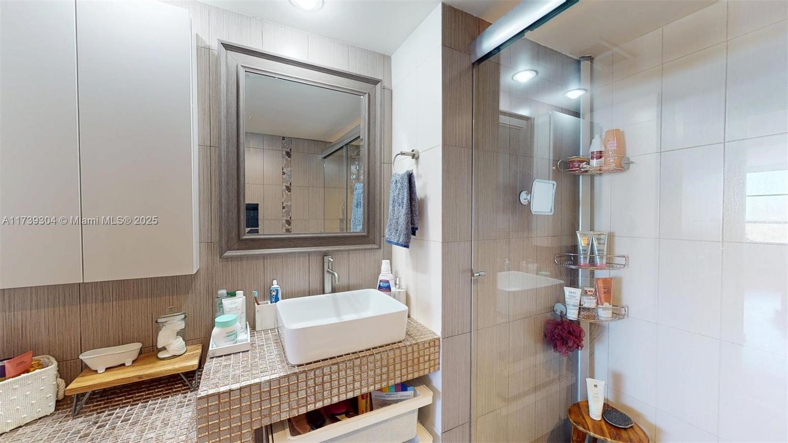 OLYMPUS CONDO PHASE - Residential