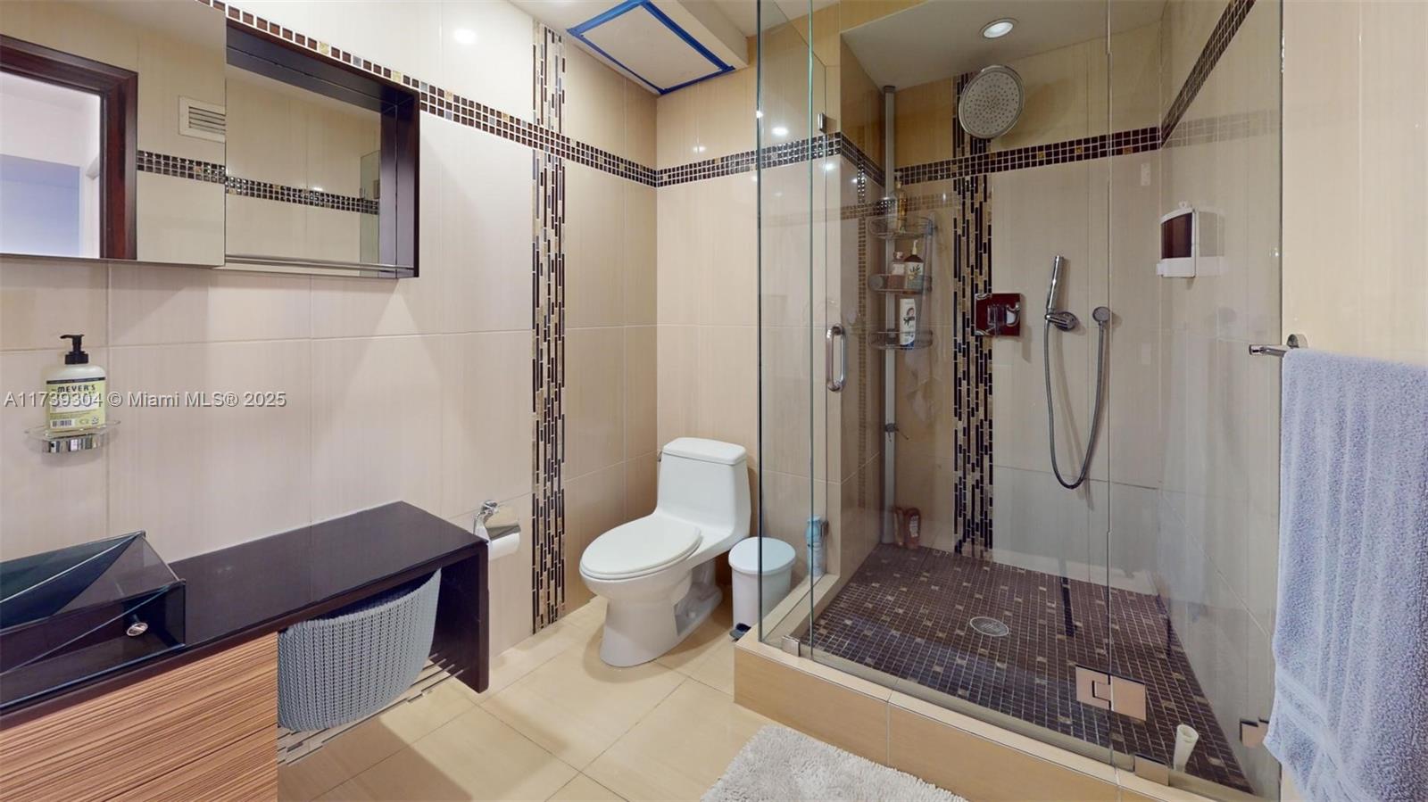 OLYMPUS CONDO PHASE - Residential