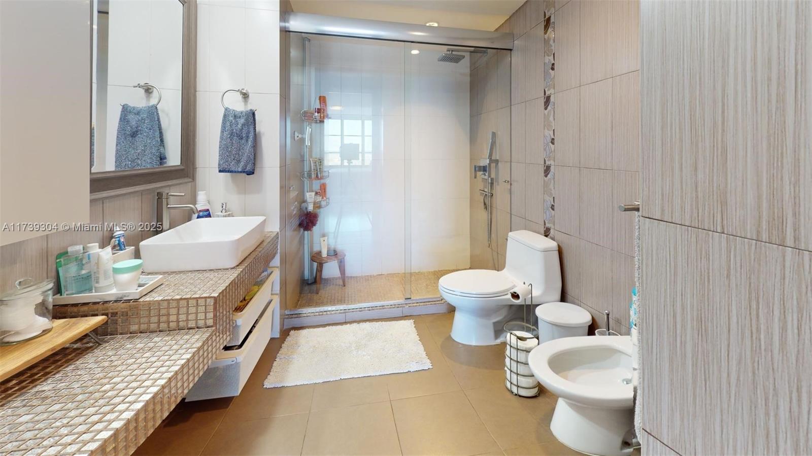 OLYMPUS CONDO PHASE - Residential