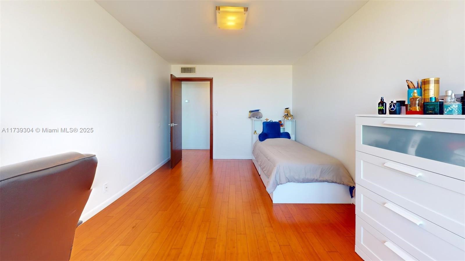 OLYMPUS CONDO PHASE - Residential