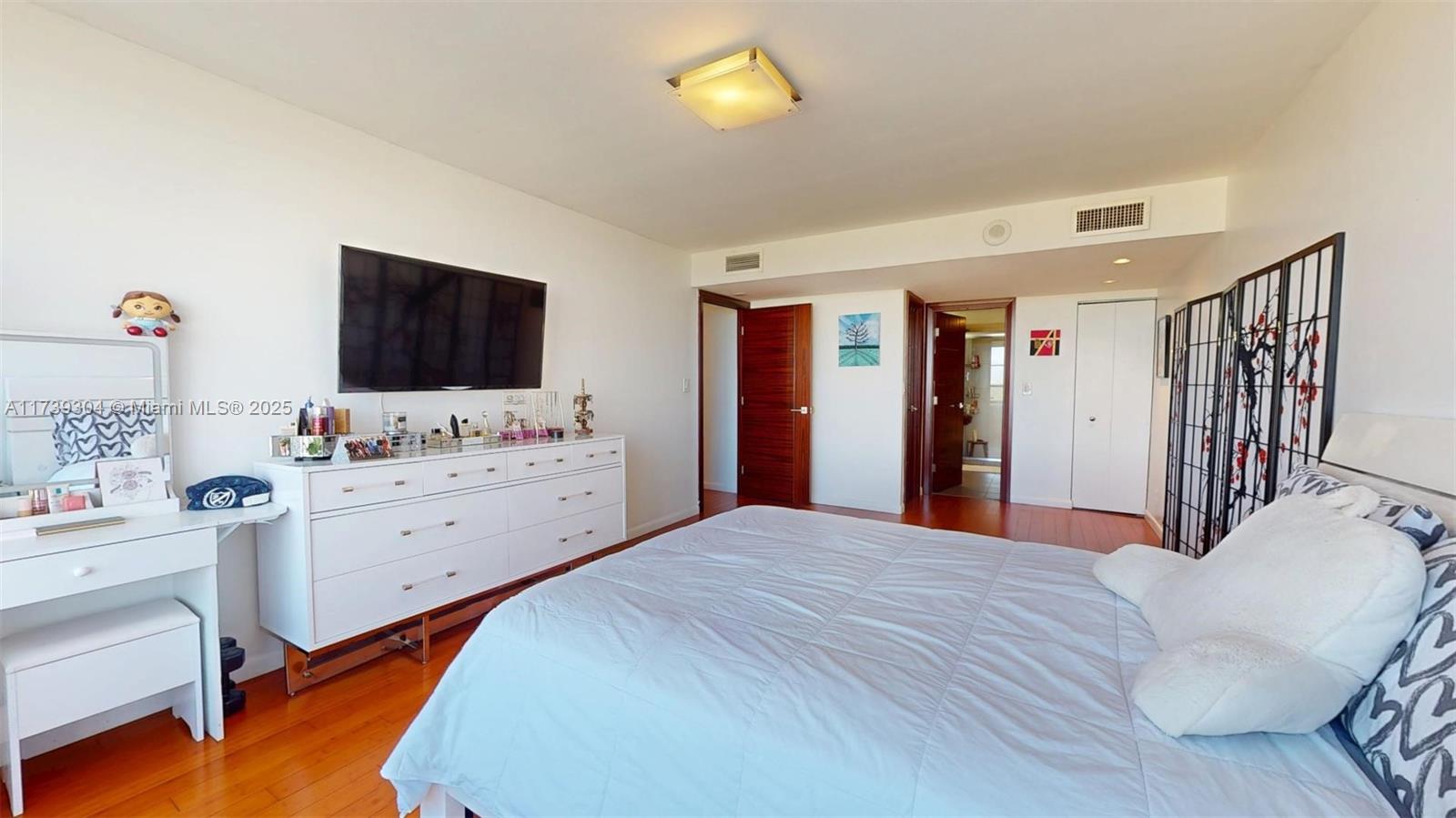 OLYMPUS CONDO PHASE - Residential