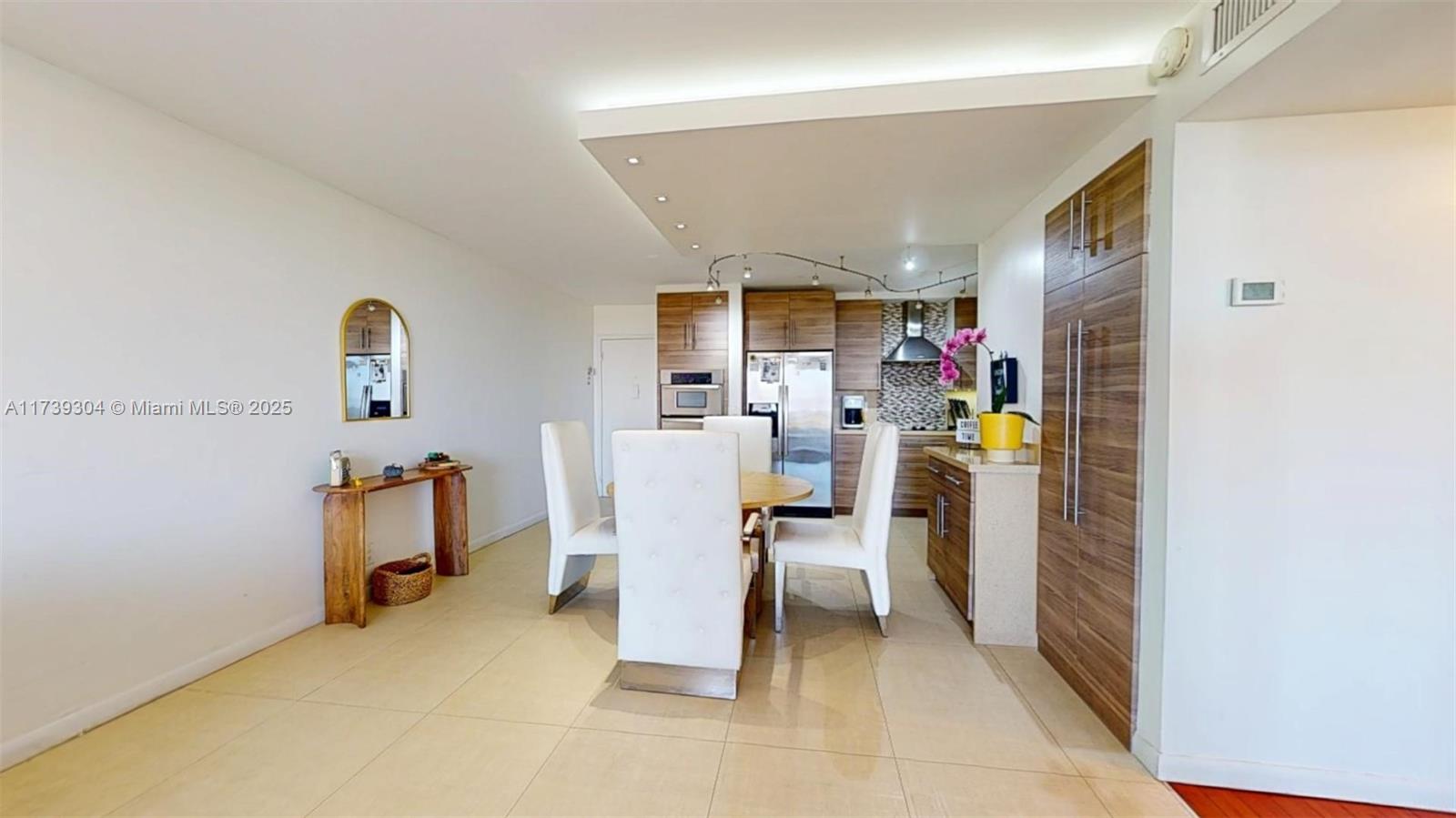 OLYMPUS CONDO PHASE - Residential