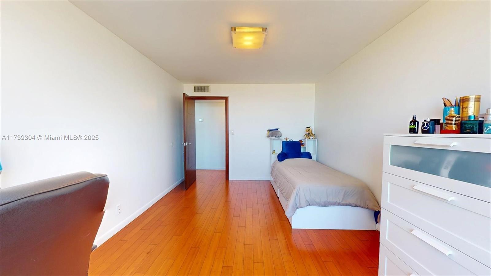 OLYMPUS CONDO PHASE - Residential