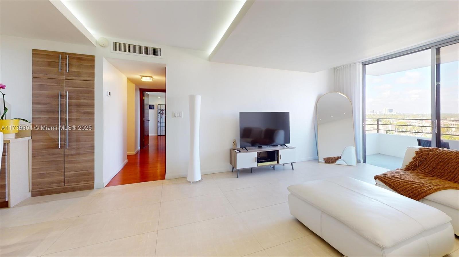 OLYMPUS CONDO PHASE - Residential