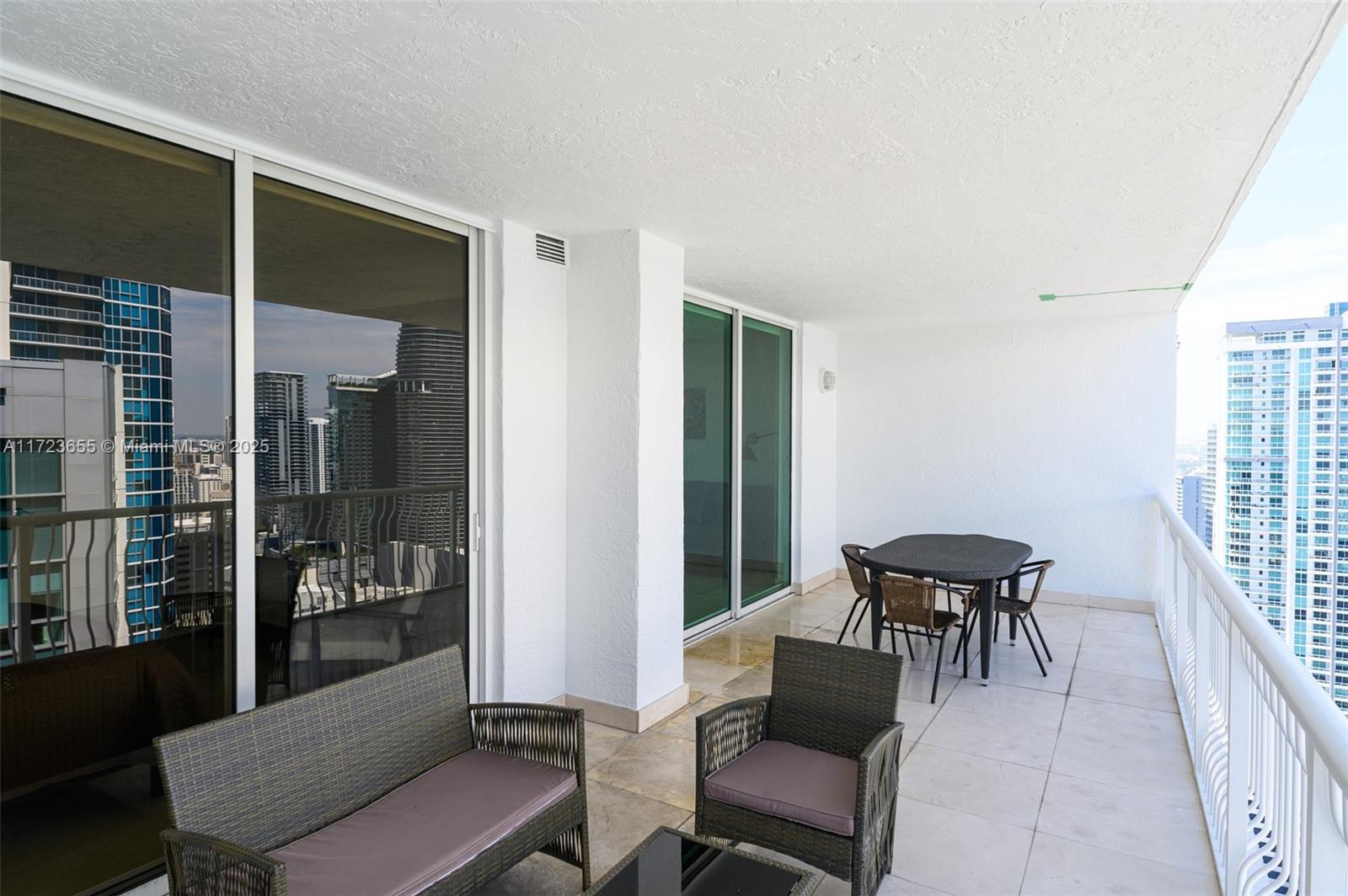 THE CLUB AT BRICKELL BAY - Residential