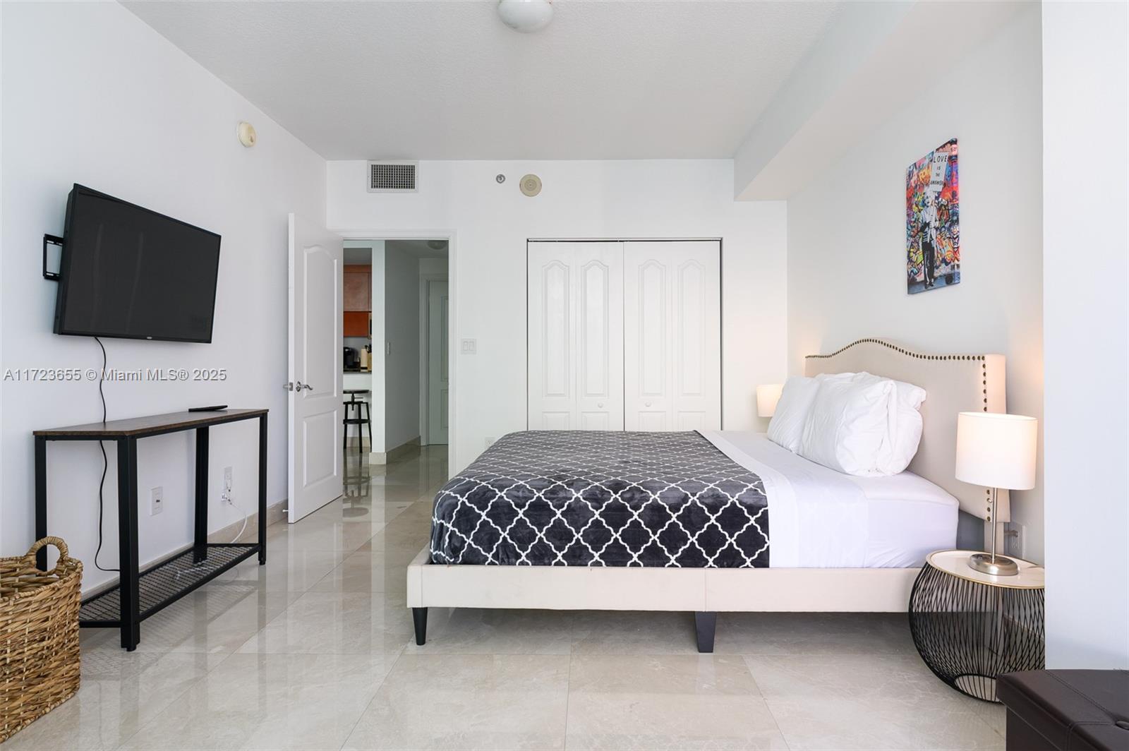 THE CLUB AT BRICKELL BAY - Residential