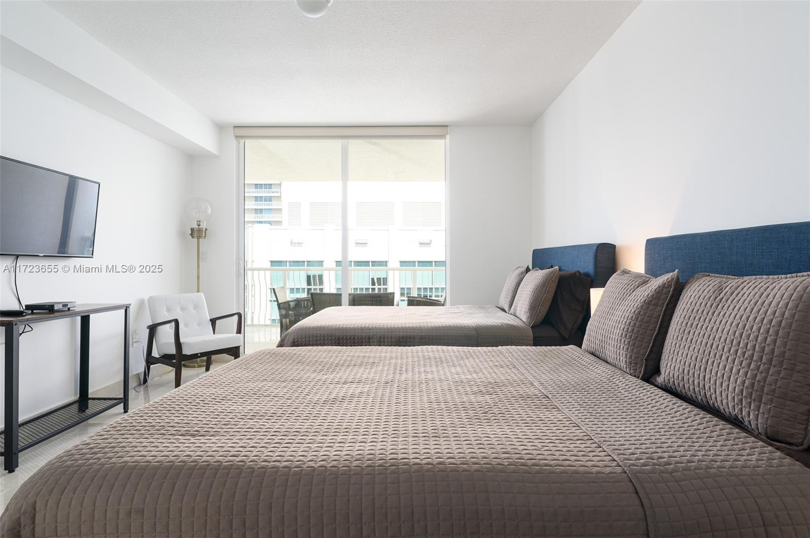 THE CLUB AT BRICKELL BAY - Residential