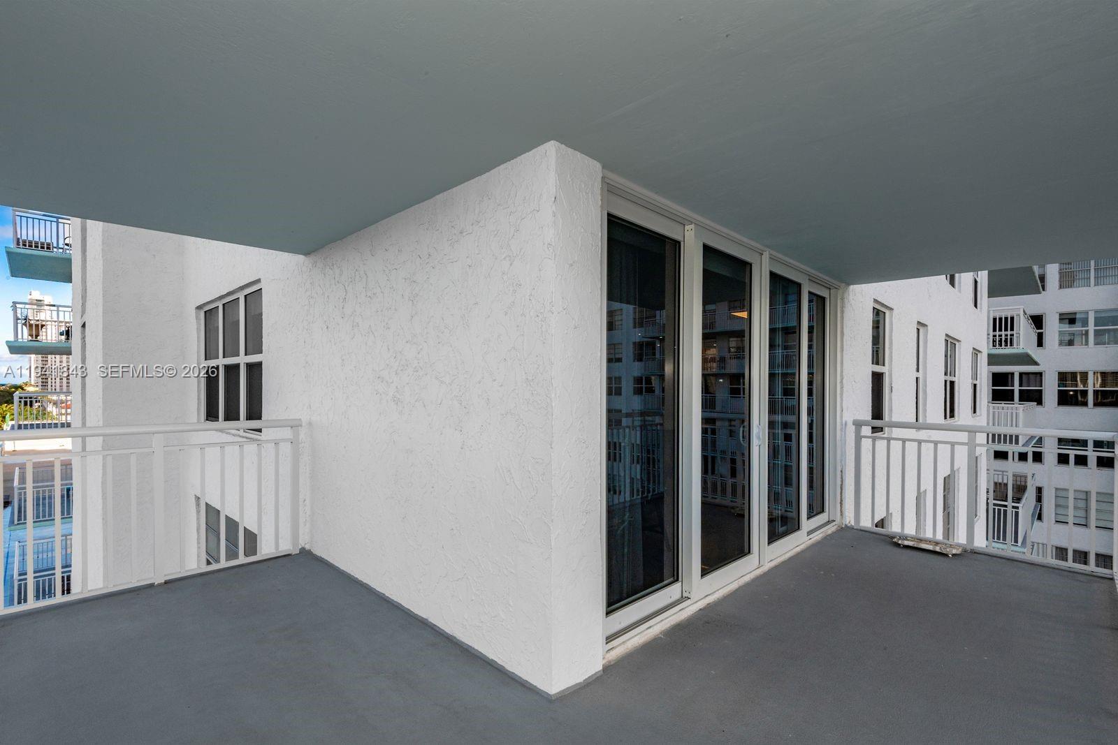 WINSTON TOWERS 500 CONDO - Residential