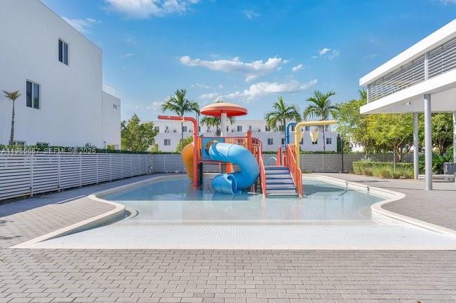 LANDMARK AT DORAL - Residential