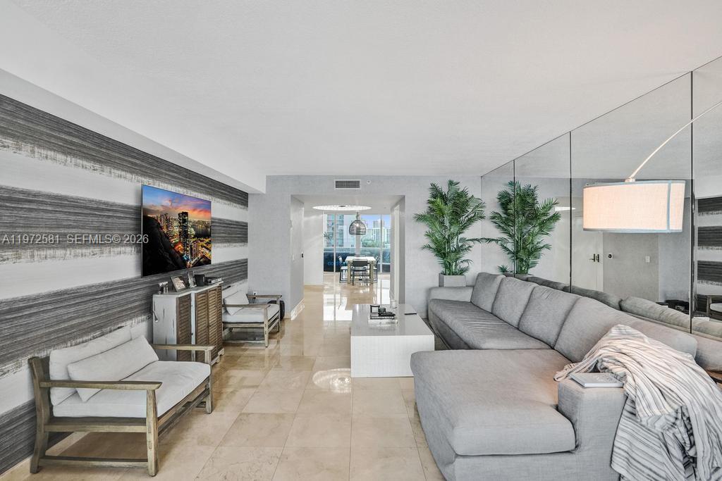 THE PINNACLE CONDO - Residential