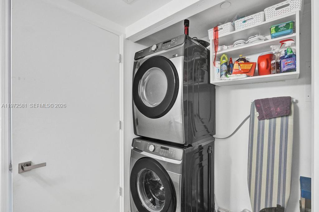 THE PINNACLE CONDO - Residential