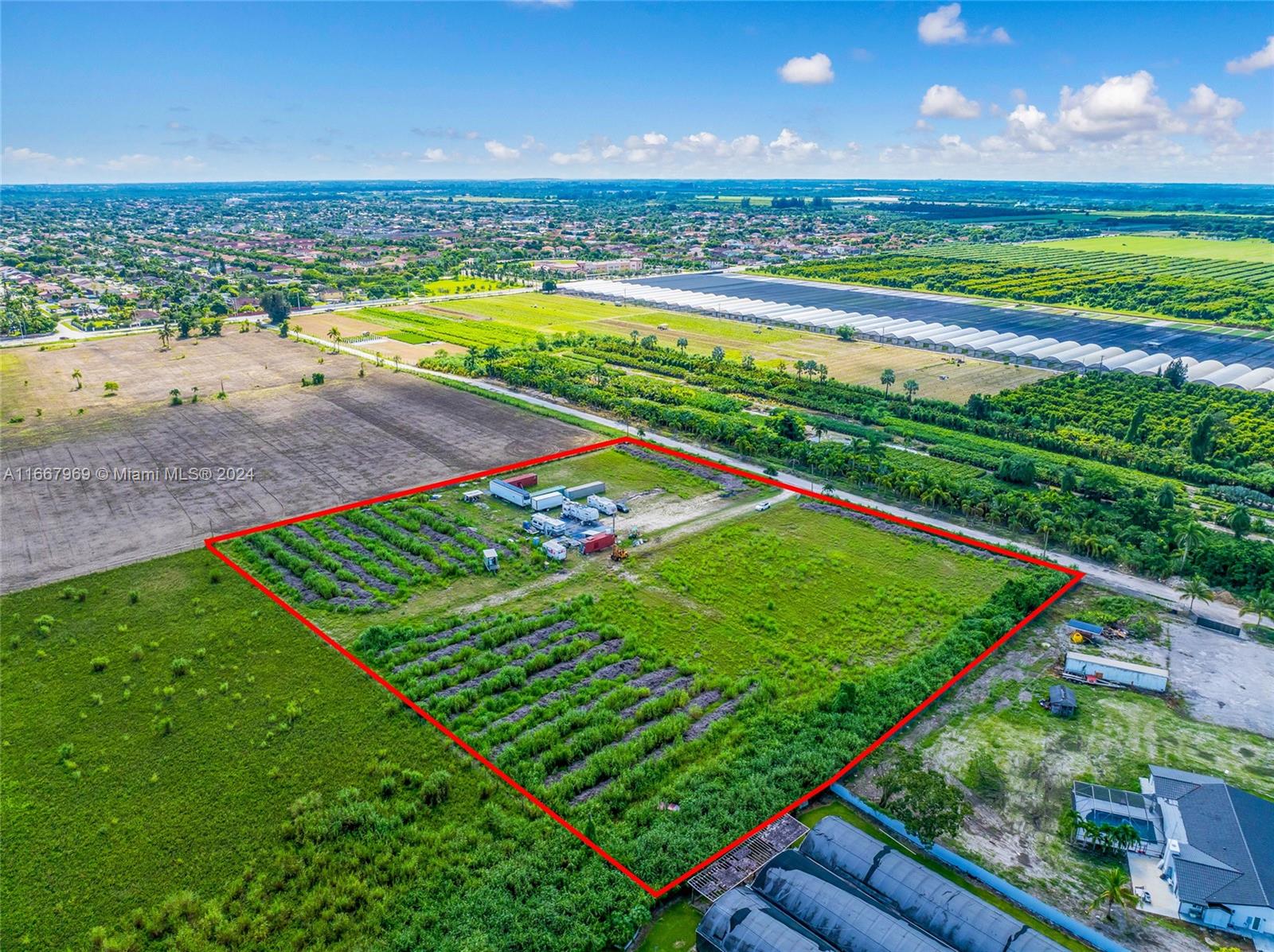 5-ACRES OF A BUILDABLE LAND IN THE SOUTH MIAMI AGRICULTURAL COMMUNITY OF HOMESTEAD; EXCELLENT LOCATION APT FOR ESTATE HOMES, FARM, EQUESTRIAN AND NURSERIES. LOCATED AT SOUTH OF MIAMI -DADE COUNTY, NEAR SCHOOL, THIS IS AN AMAZING OPPORTUNITY WHERE CAN BE BUILD UP TO 5 SPACIOUS LUXURY HOMES, OR A COMBINATION OF HOME WITH ANIMAL BARNS AND WAREHOUSES, NEXT TO THIS PROPERTY THERE ARE LOT OF HOMES DEVELOPMENTS IN PROGRESS. THE AGRICULTURAL VICINITY PROVIDES A LOT OF FREASH FRUIT AND VEGETABLES. THIS GORGEOUS LAND IS NEAR TO THE FLORIDA KEYES, 27.1 MILES AWAY FROM THE MIAMI INTERNATIONAL AIRPORT AND 16.4 MILES AWAY FROM THE HOMESTEAD AIR RESERVE; ALSO 17.1 MILES AWAY FROM HOMESTEAD-MIAMI SPEED WAY. OWNER FINANCE AMOUNT UP TO 450,OOO. TAKE ADVANTAGE OF THIS GREAT OPPORTUNITY.